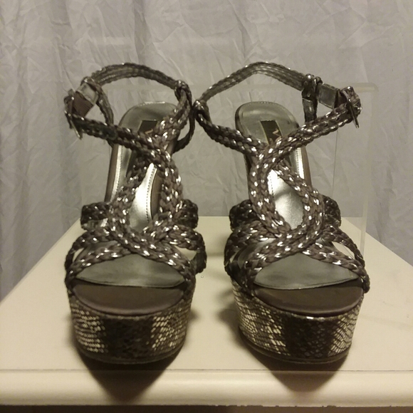 Lavender /gray silver platform heels - Picture 6 of 11